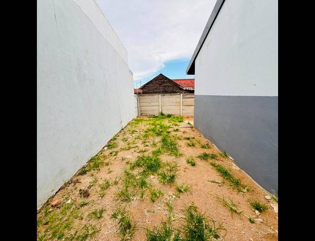 3 BEDROOM HOUSE FOR SALE IN AUSTERVILLE